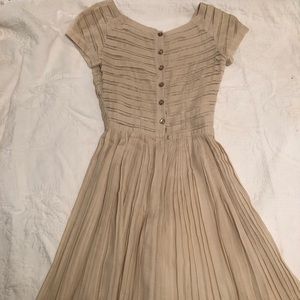 Vintage 50s tan boardwalk dress. Size xs-s size 2-4